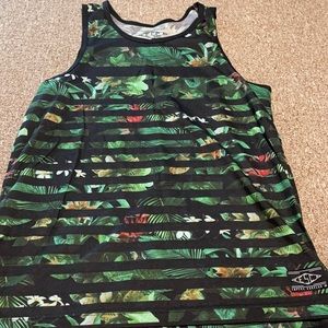 Zumiez tank size M